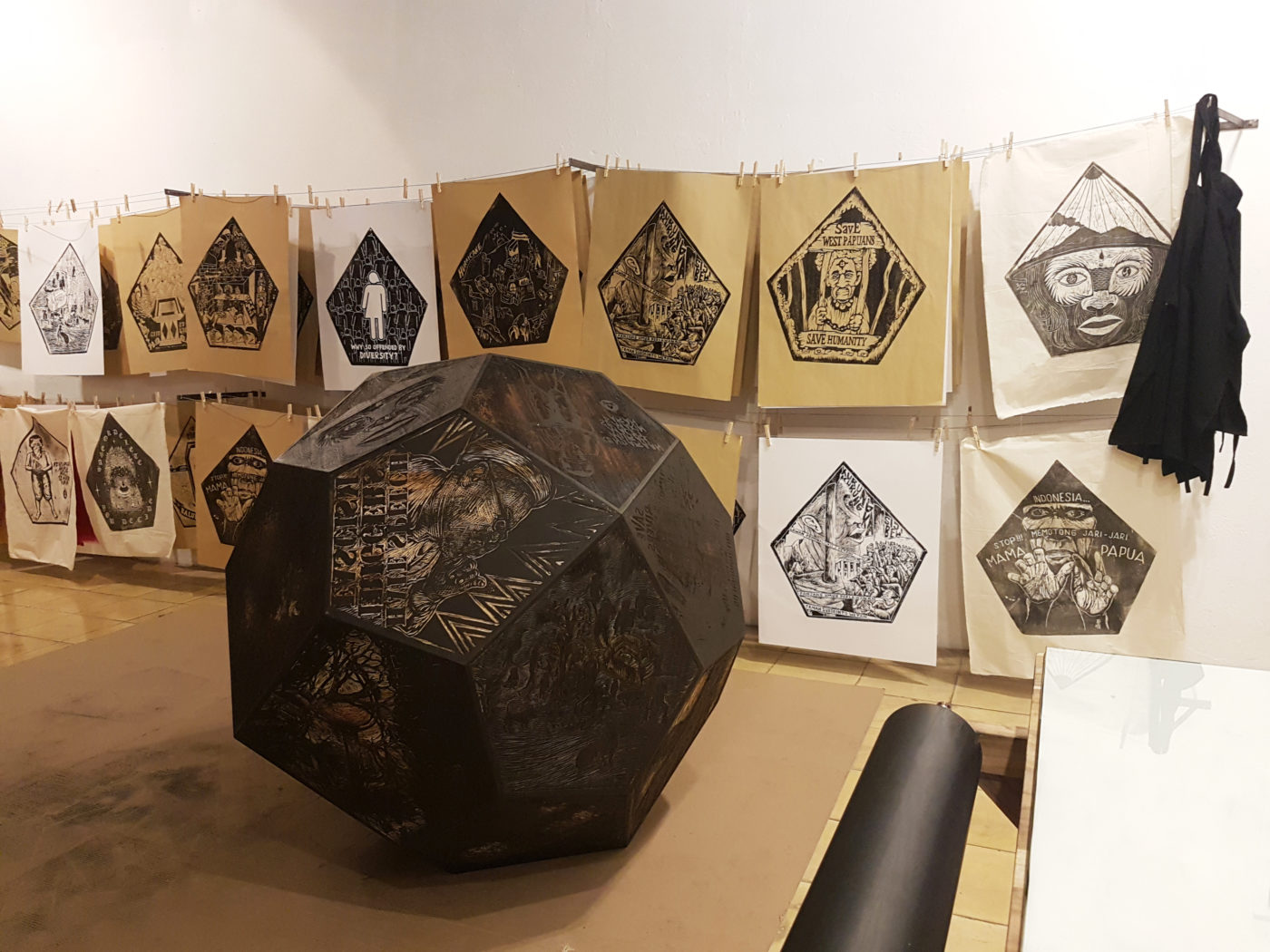 Kevin van Braak, Pentagonal Icositetrahedron (Cemeti, Yogyakarta 2017)