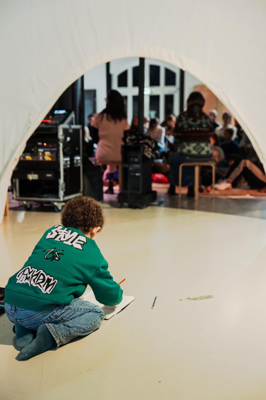 Weaving Towards Post-Extractive CulturesWeaving Towards Post-Extractive Cultures. Photo: Laura Ponchel