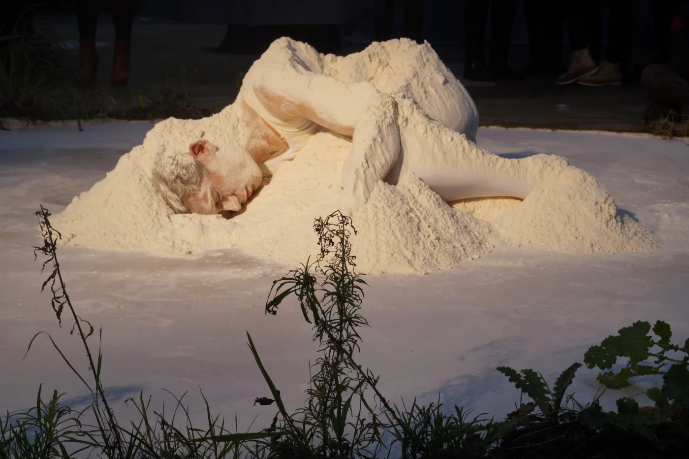 Art-Rotterdam_-Performance-Tuan-Mami_by-Minouche-Wardenaar_01-scaled