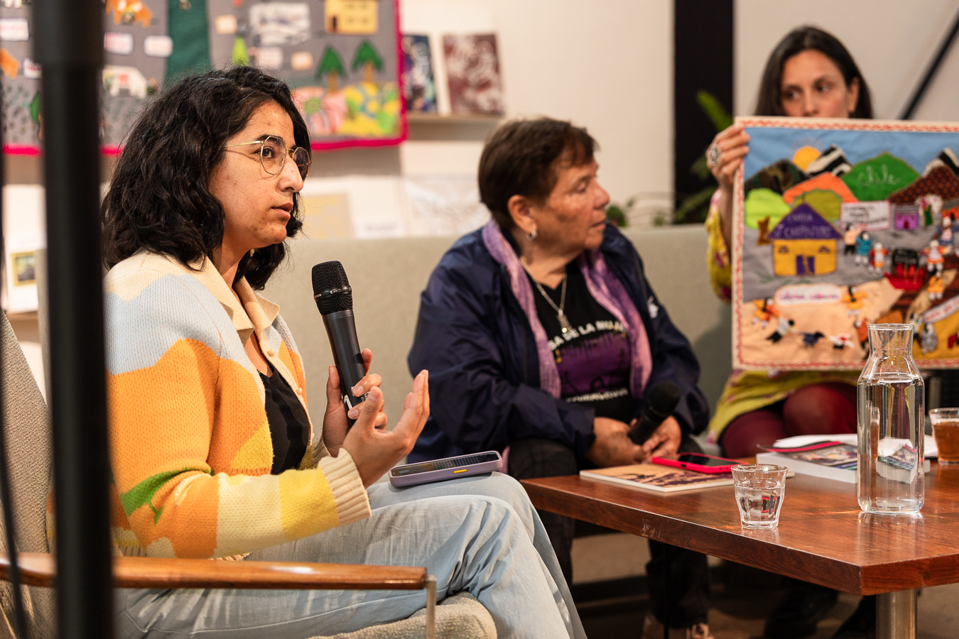 Warmi Küyen Textile Collective in conversation with Aida Moreno. Finissage: Past Disquiet (2025) Photo: Maarten Nauw / Framer Framed