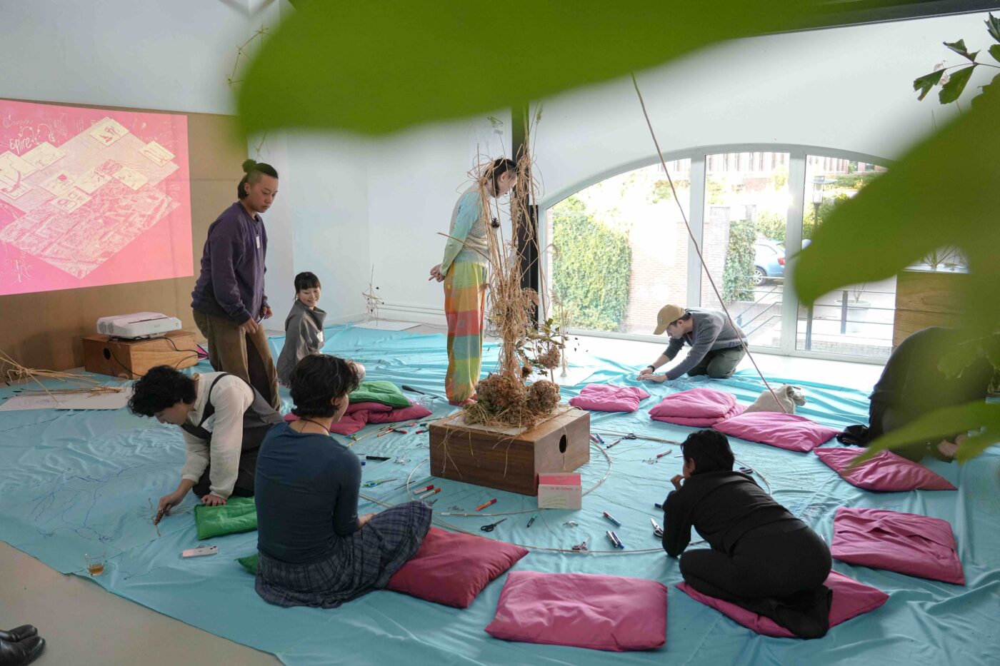 Photo's from Sun Chang's Family Embodiment Programme: Ritual 1 (2025) at Framer Framed, Amsterdam. Photo: © Wang Xue Sophia.