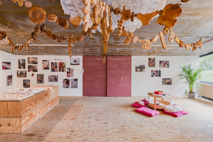 Broodkunst in de Molenwijk. Foto: © Ben Yau / Framer Framed