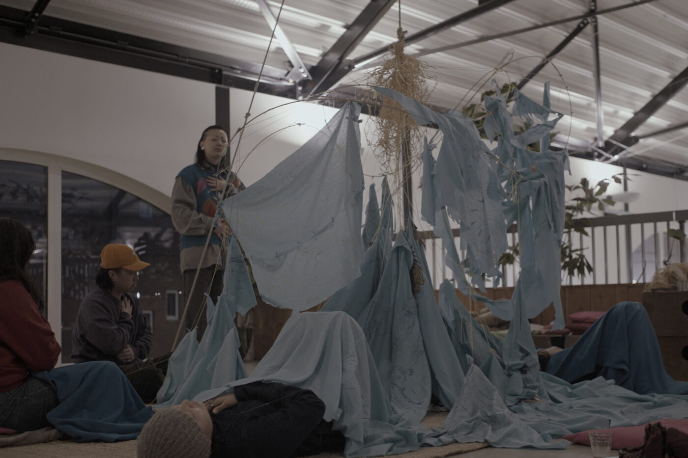 Family Embodiment Programme: Ritual 5 - Synthetic Ancestors, Becoming-With Symbiotic Kin (2026). Photo's: © Darya Andijan